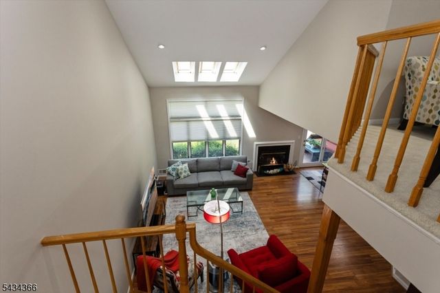 7 Lenox Ct, Montville Twp., NJ 07045