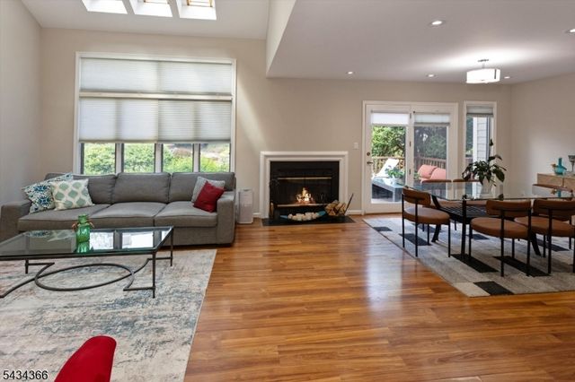 7 Lenox Ct, Montville Twp., NJ 07045