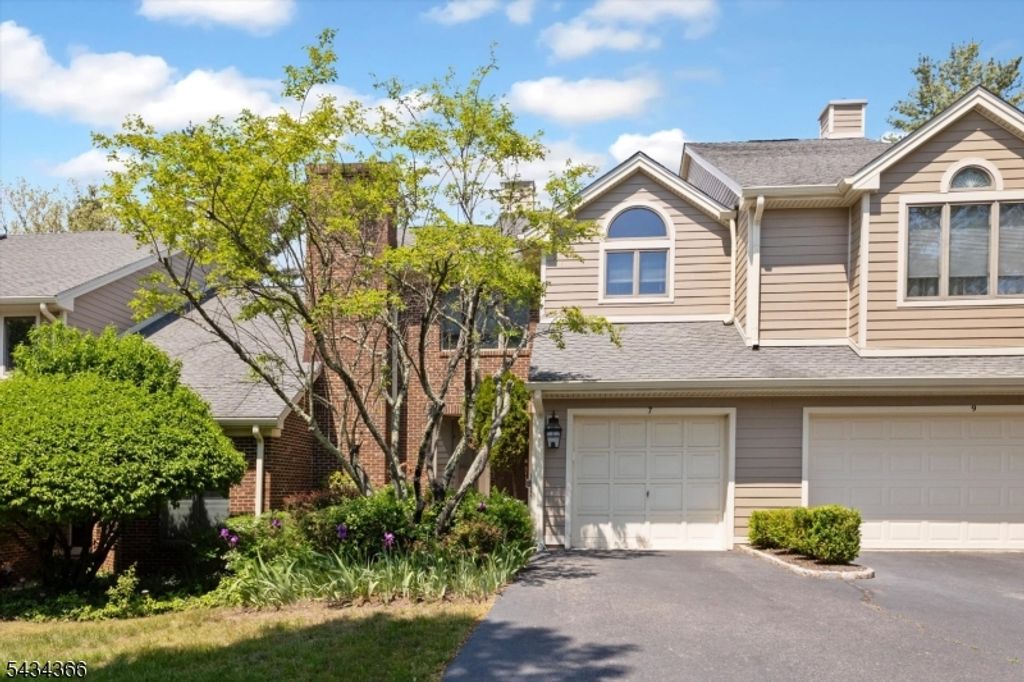 7 Lenox Ct, Montville Twp., NJ 07045