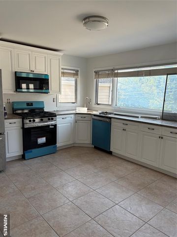 233 Myrtle Avenue A, Fort Lee, NJ 07024