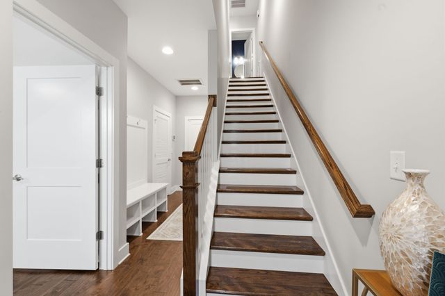 503 Vernon Cir, Nashville, TN 37209