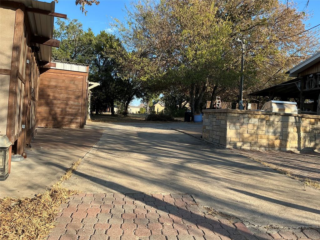 2517 Deer Trl, Granbury, TX 76048 — photo 3