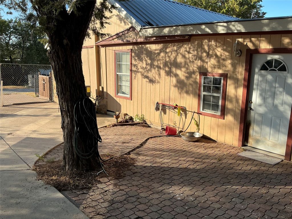 2517 Deer Trl, Granbury, TX 76048 — photo 5