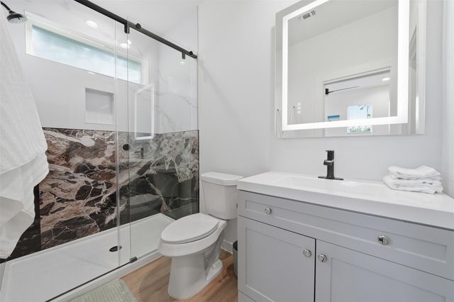 2216 Yellow Jacket LN 2, Austin, TX 78741