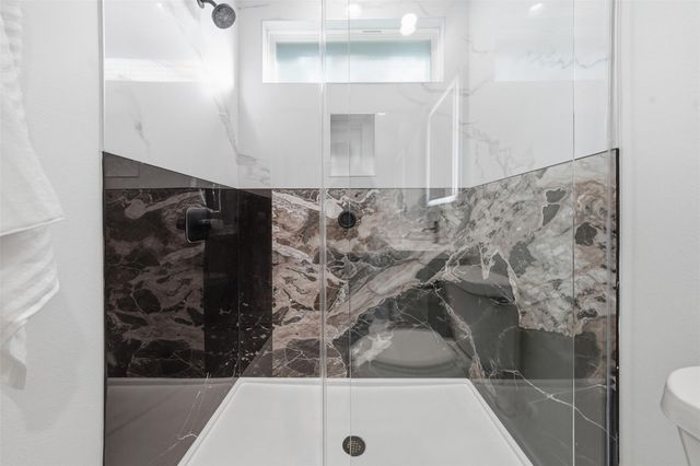2216 Yellow Jacket LN 2, Austin, TX 78741