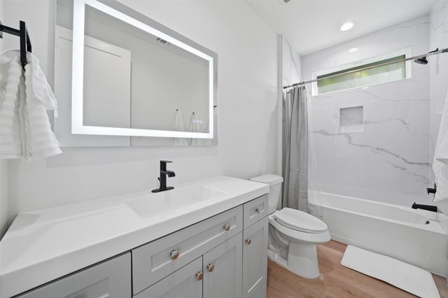 2216 Yellow Jacket LN 2, Austin, TX 78741