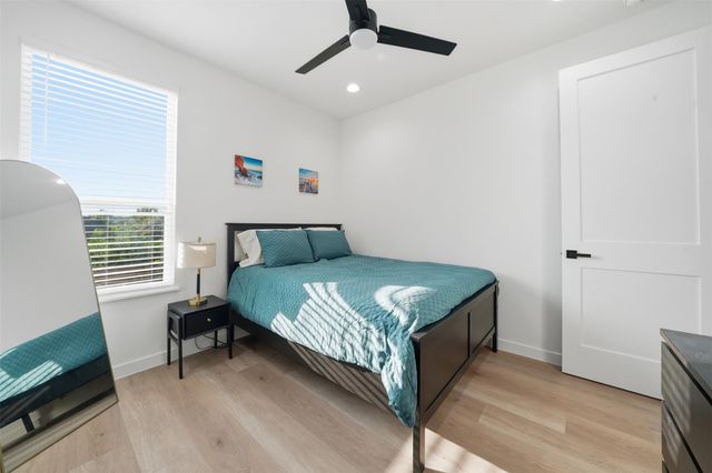 2216 Yellow Jacket LN 2, Austin, TX 78741
