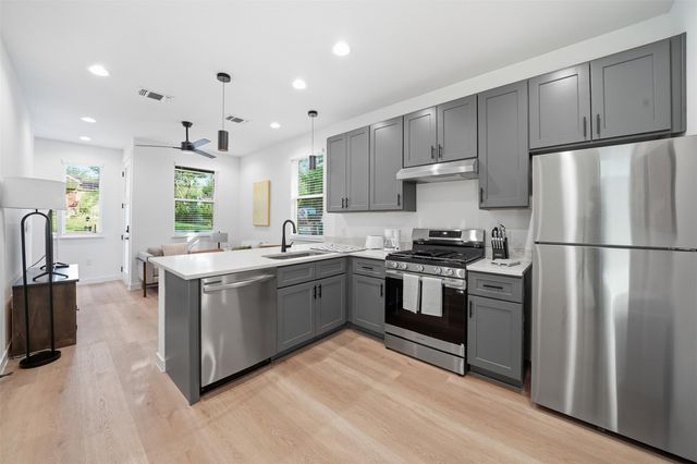 2216 Yellow Jacket LN 2, Austin, TX 78741