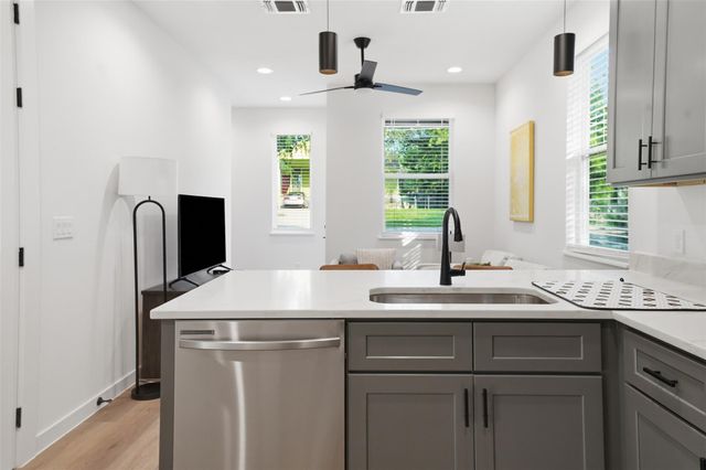 2216 Yellow Jacket LN 2, Austin, TX 78741