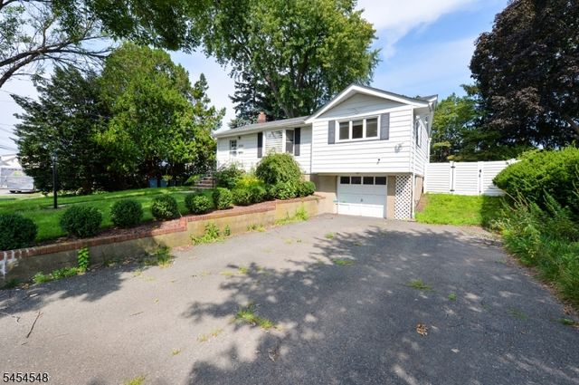 8 Henderson Blvd, Fair Lawn Boro, NJ 07410