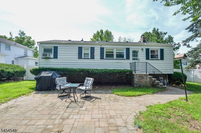 8 Henderson Blvd, Fair Lawn Boro, NJ 07410