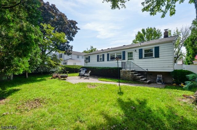 8 Henderson Blvd, Fair Lawn Boro, NJ 07410