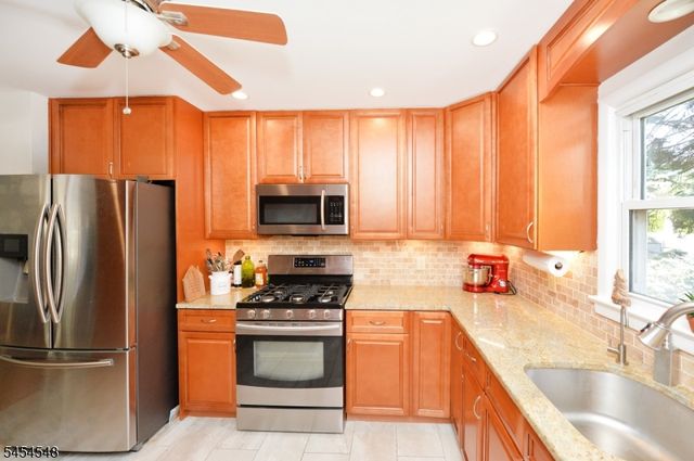 8 Henderson Blvd, Fair Lawn Boro, NJ 07410