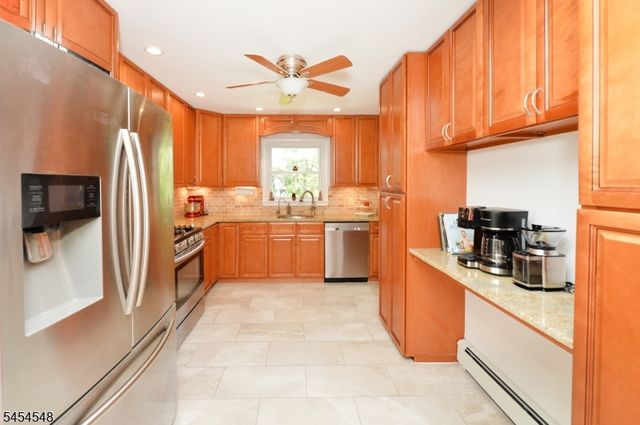 8 Henderson Blvd, Fair Lawn Boro, NJ 07410
