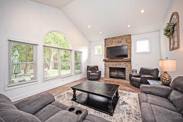 124 Pheasantlake Drive, Loveland, OH 45140