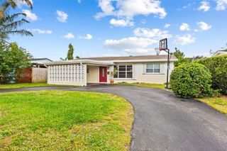 2210 N 57th Way, Hollywood, FL 33021