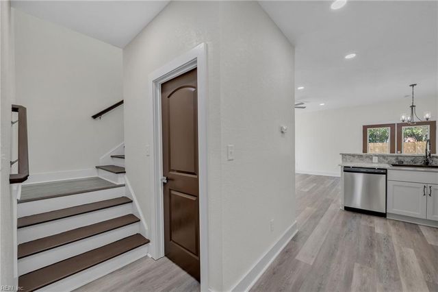 213 N 5th ST, Suffolk, VA 23434
