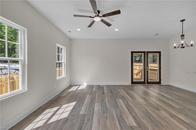 213 N 5th ST, Suffolk, VA 23434