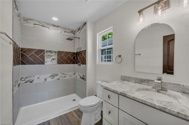 213 N 5th ST, Suffolk, VA 23434