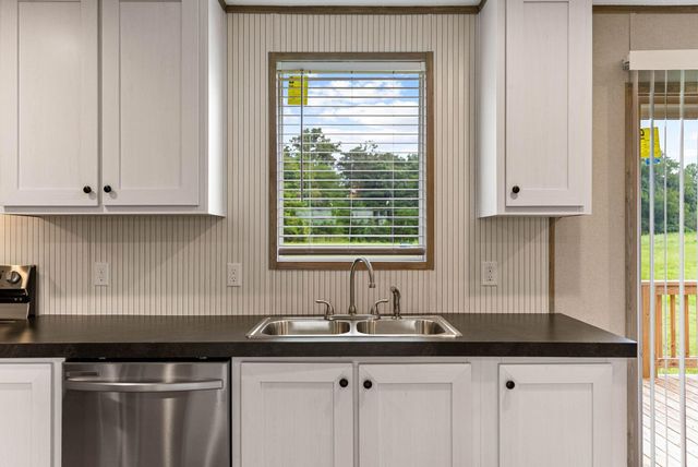 399 County Road 784a, Etowah, TN 37331