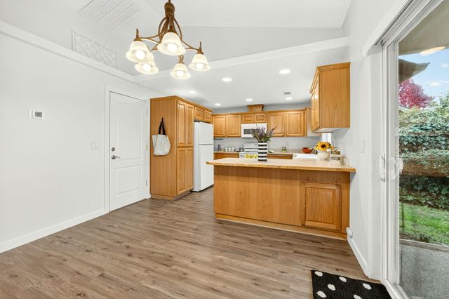 1409 George Tweed Boulevard, Grants Pass, OR 97527