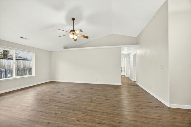 1409 George Tweed Boulevard, Grants Pass, OR 97527