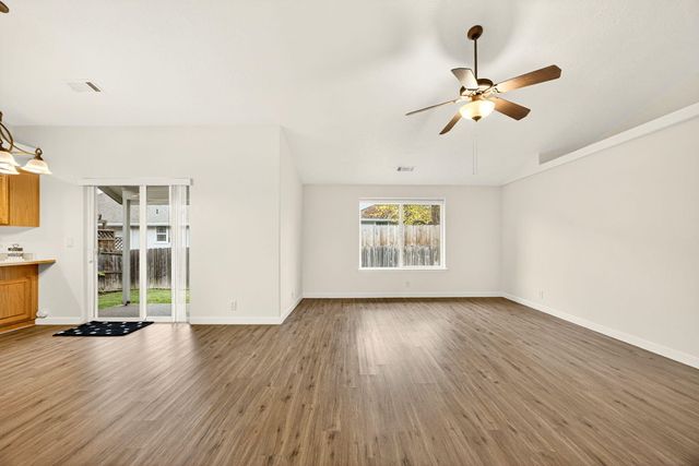 1409 George Tweed Boulevard, Grants Pass, OR 97527