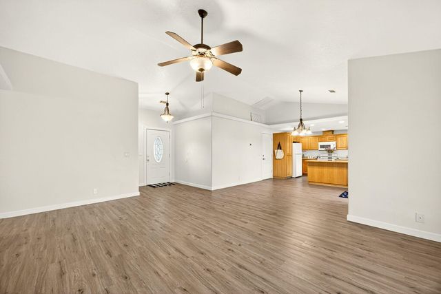 1409 George Tweed Boulevard, Grants Pass, OR 97527