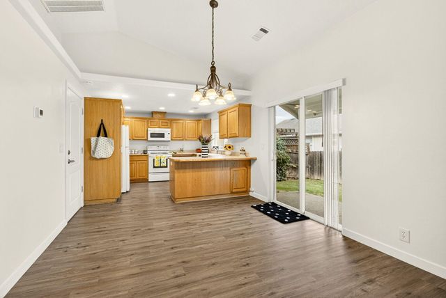 1409 George Tweed Boulevard, Grants Pass, OR 97527