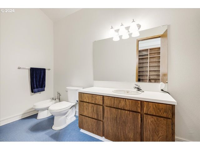 31805 Ne WILSONVILLE Rd, Newberg, OR 97132