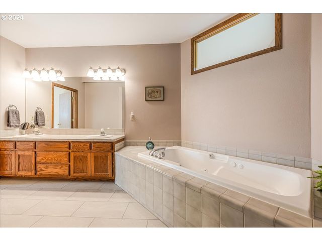 31805 Ne WILSONVILLE Rd, Newberg, OR 97132