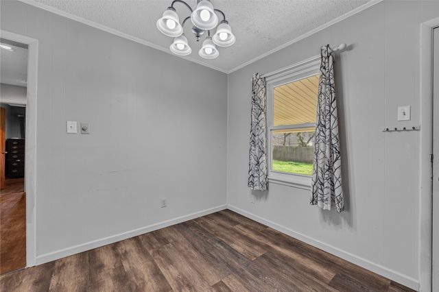 312 E Ellen Avenue, Hurst, TX 76053