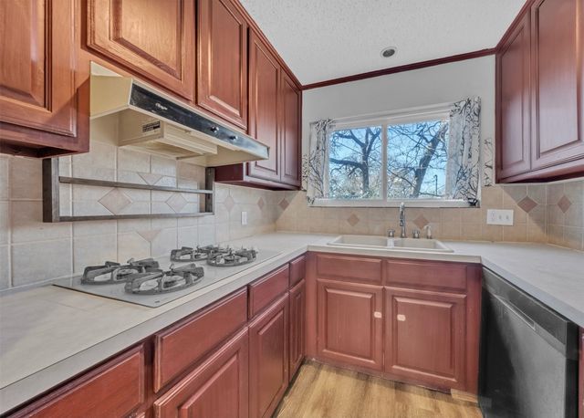 312 E Ellen Avenue, Hurst, TX 76053