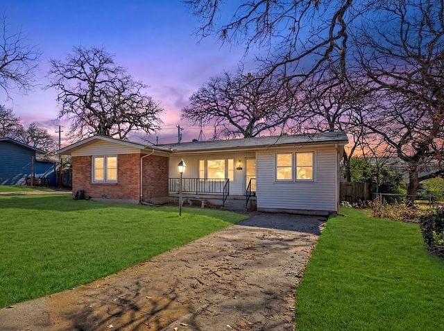 312 E Ellen Avenue, Hurst, TX 76053