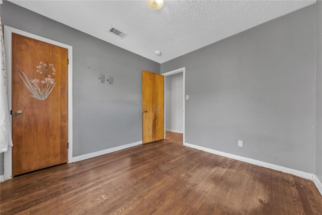 312 E Ellen Avenue, Hurst, TX 76053