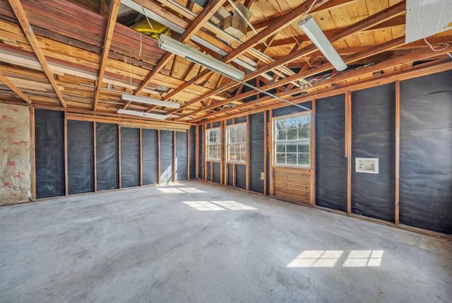 312 E Ellen Avenue, Hurst, TX 76053