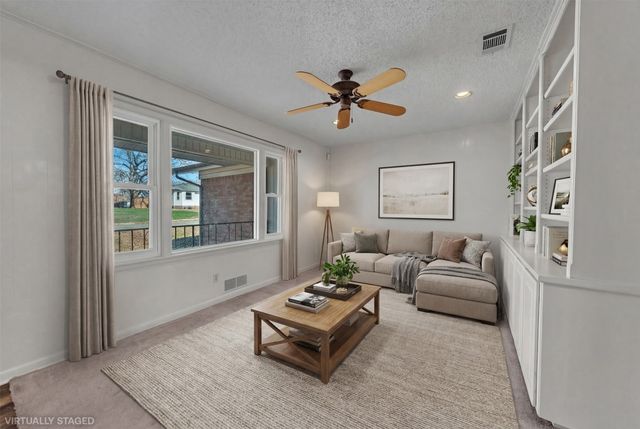 312 E Ellen Avenue, Hurst, TX 76053