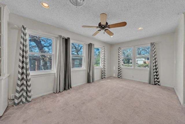 312 E Ellen Avenue, Hurst, TX 76053