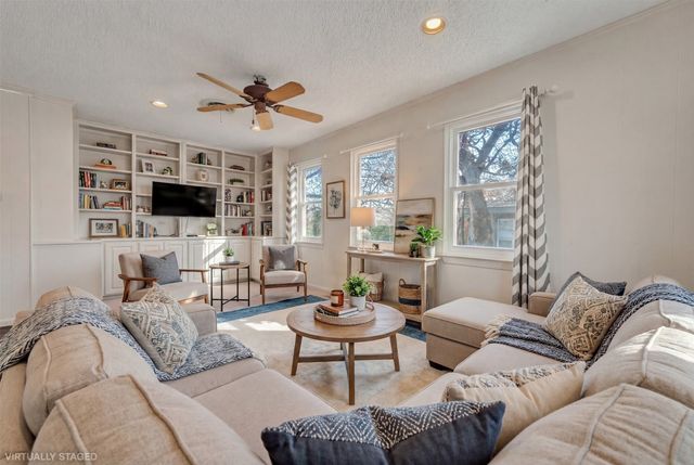 312 E Ellen Avenue, Hurst, TX 76053