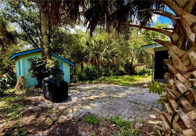 945 33rd Avenue SW, Vero Beach, FL 32968