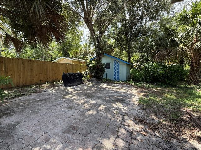 945 33rd Avenue SW, Vero Beach, FL 32968