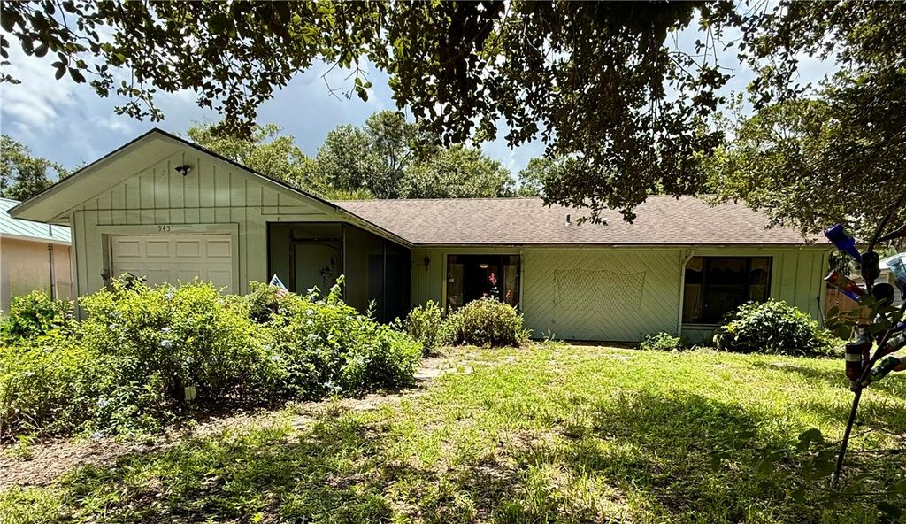 945 33rd Avenue SW, Vero Beach, FL 32968