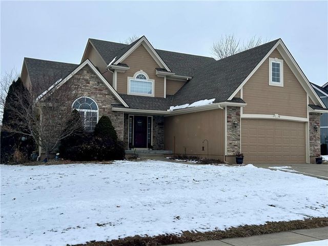 1710 Rockwater Lane, Kearney, MO 64060