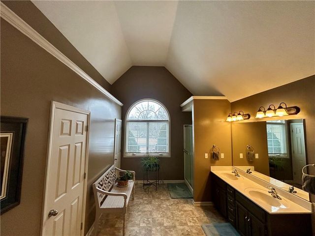 1710 Rockwater Lane, Kearney, MO 64060