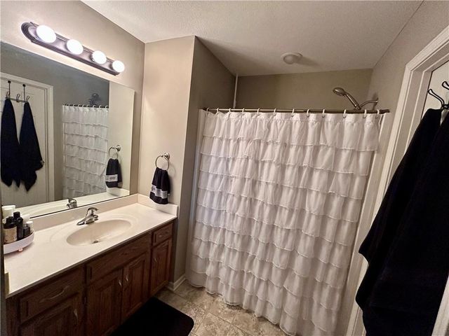 1710 Rockwater Lane, Kearney, MO 64060