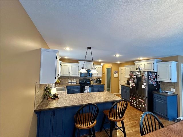 1710 Rockwater Lane, Kearney, MO 64060