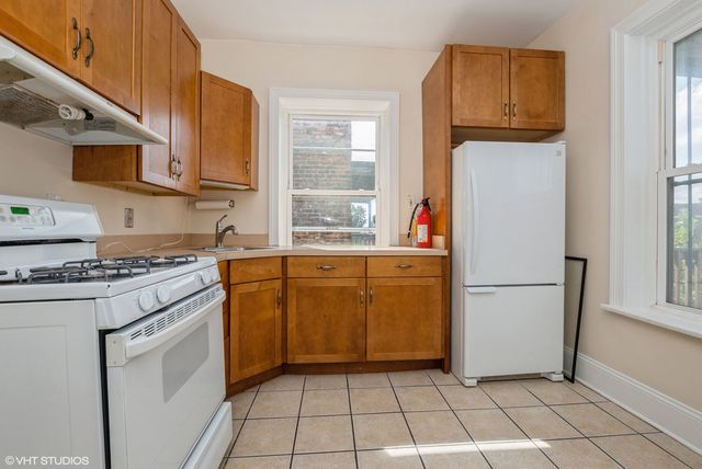 4732 S Saint Lawrence Avenue 3, Chicago, IL 60615