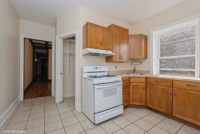 4732 S Saint Lawrence Avenue 3, Chicago, IL 60615