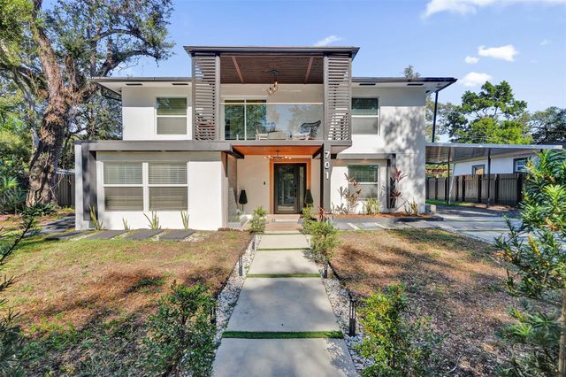 701 NE 164th St, Miami, FL 33162