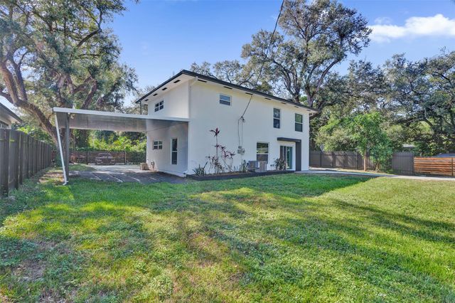 701 NE 164th St, Miami, FL 33162